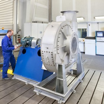 Vorbereitung einer Leistungsmessung auf dem Venti Oelde Prüfstand