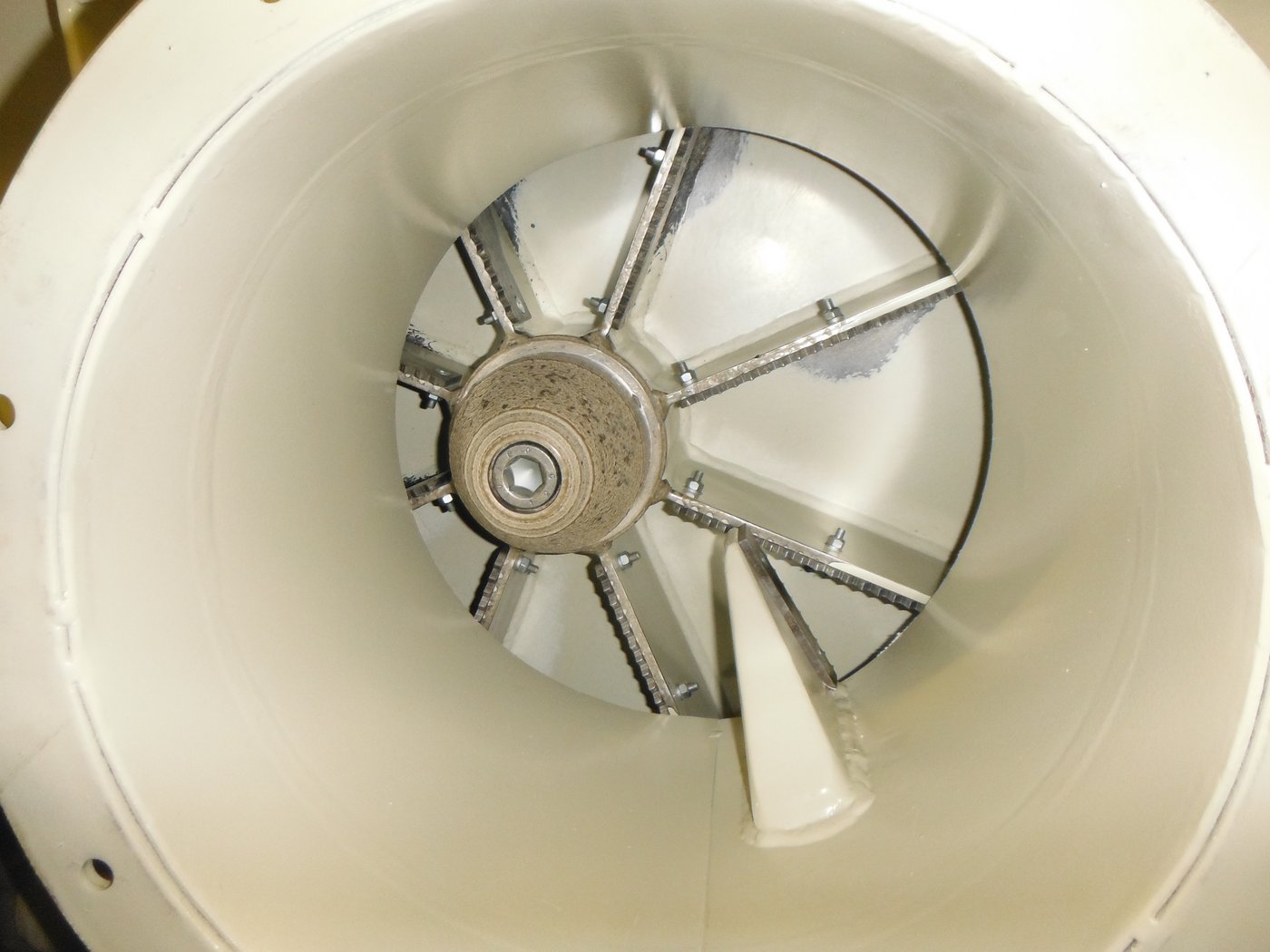 Zerreißventilator innen