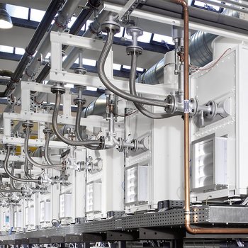 Heißlufterzeuger für eine Ständer-Tiefdruckmaschine im Verpackungsdruck