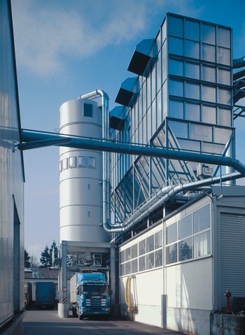 Продувочный фильтр с перегрузочным бункером для стружки